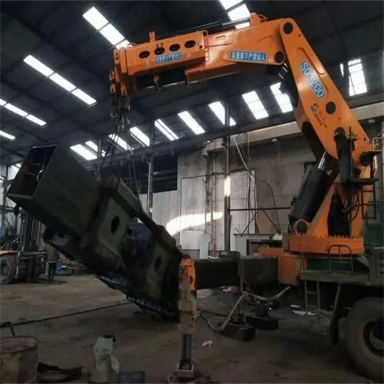 江安200吨折臂吊出租